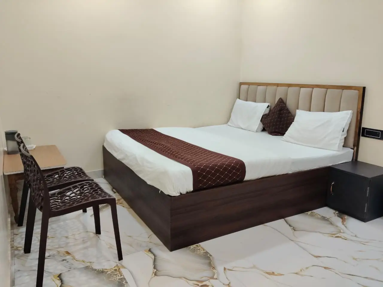Standard hotel rooms in Varanasi with a clean design